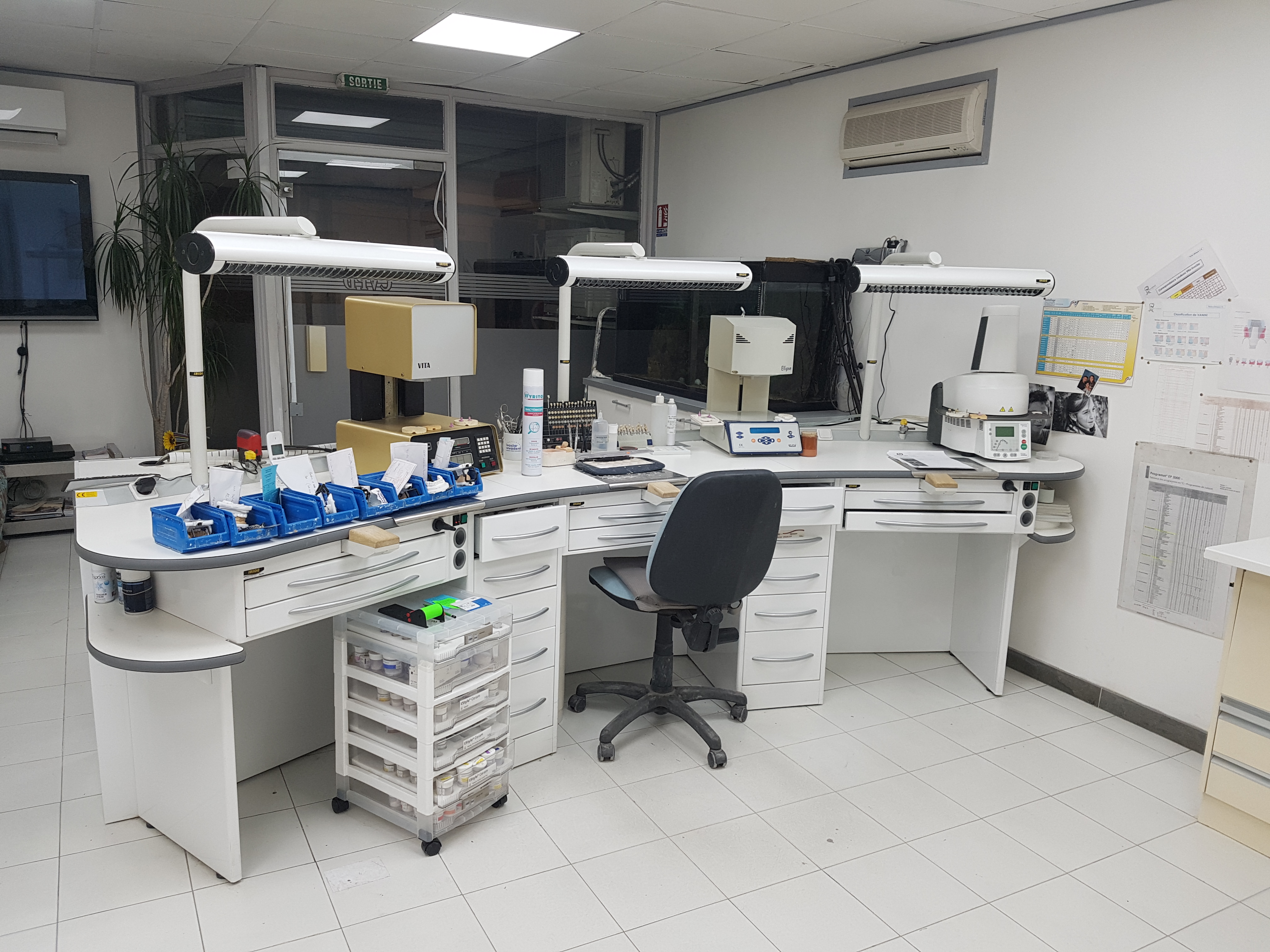 salle céramique four céram ceram ivoclar vita ugin